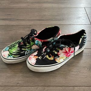 Vans floral lace up shoe size 6